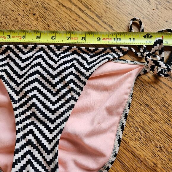Xhilaration Chevron Stripe Bikini Bottoms Pink Tan Black Juniors M Scoop Tie - Picture 5 of 7